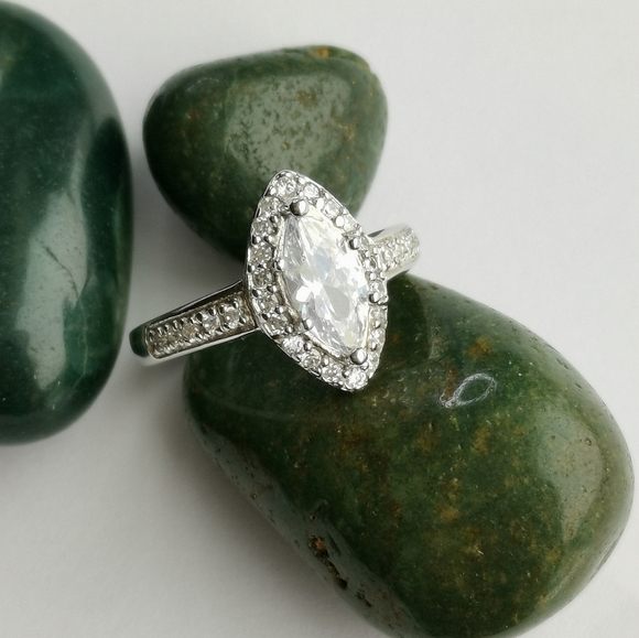 NEW, sterling silver cz Marquise cut halo ring size 6 - Picture 6 of 7